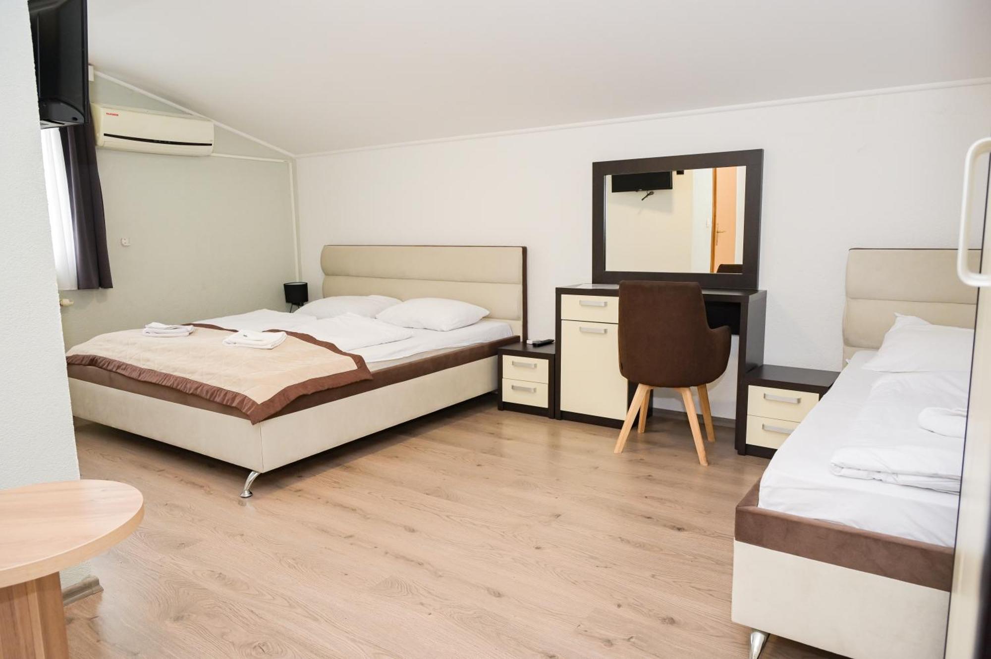 Motel Plaza Jajce Bagian luar foto