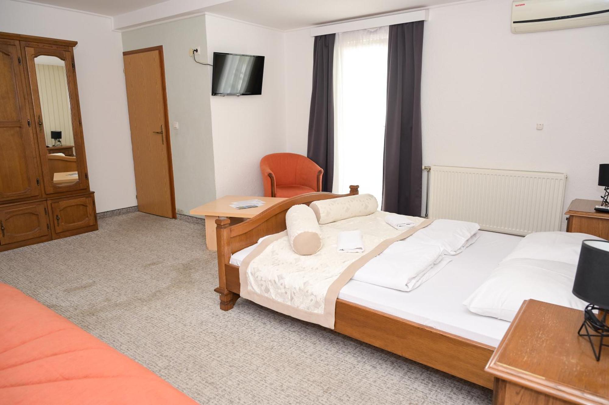Motel Plaza Jajce Bagian luar foto